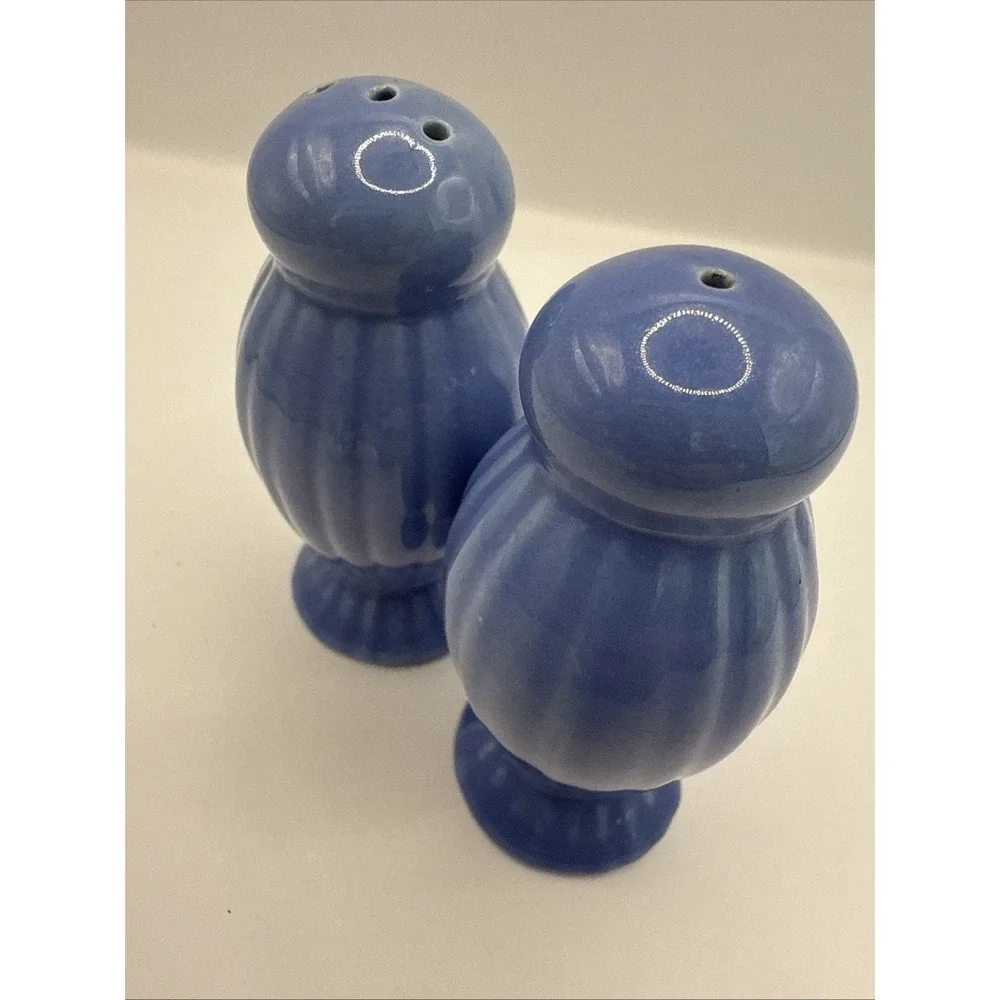 STANGL COLONIAL BLUE, SALT & PEPPER‎ SHAKERS